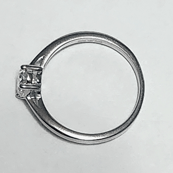 1.00 ct VVS1 - D Solitaire Oval Moissanite  Engagement Ring NEW Certificate - Picture 6 of 12